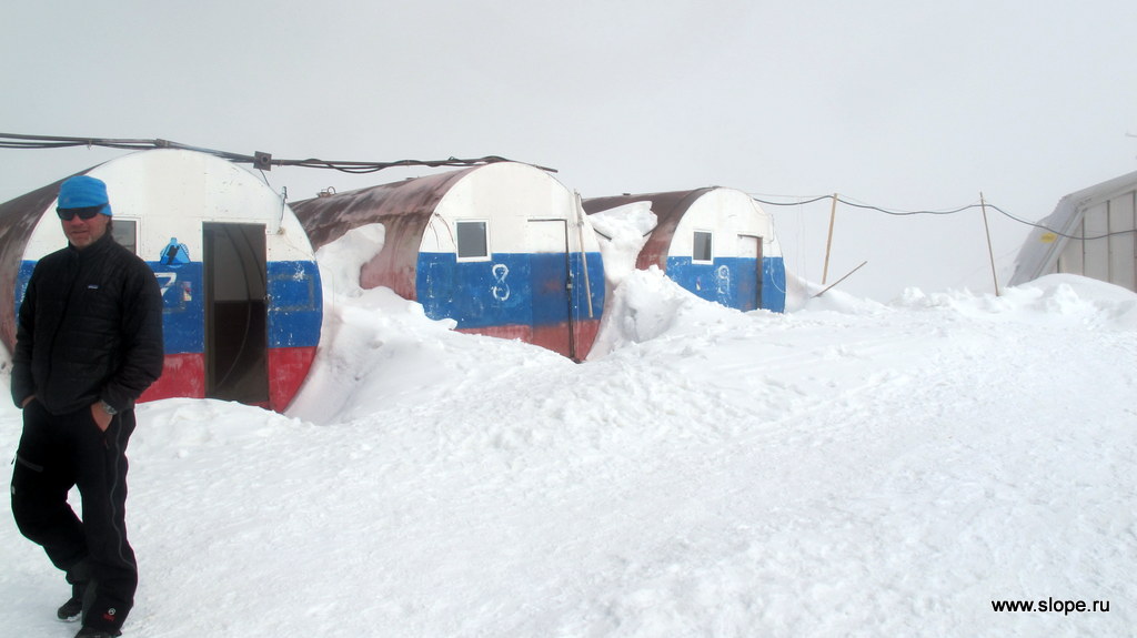 refuge Barrels at 3750 m